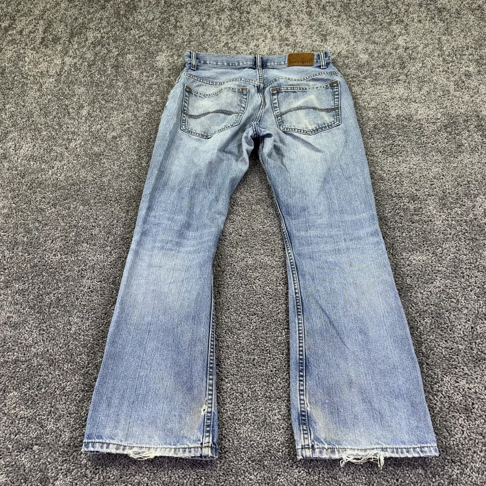 Lee Jeans Mens 32x30 Blue Relaxed Fit Bootcut Light Wash Distressed Denim